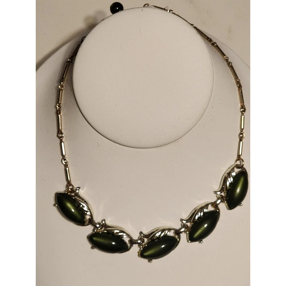 Vintage Silver Tone Green Thermoset Marquise Leaf Choker Necklace 14 Inch